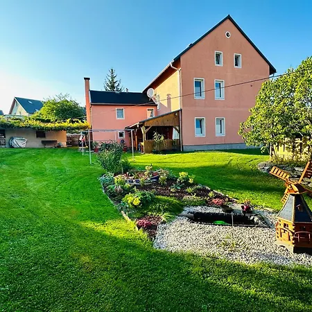 Gemuetliche In Gruenhainichen Erzgebirge Daire